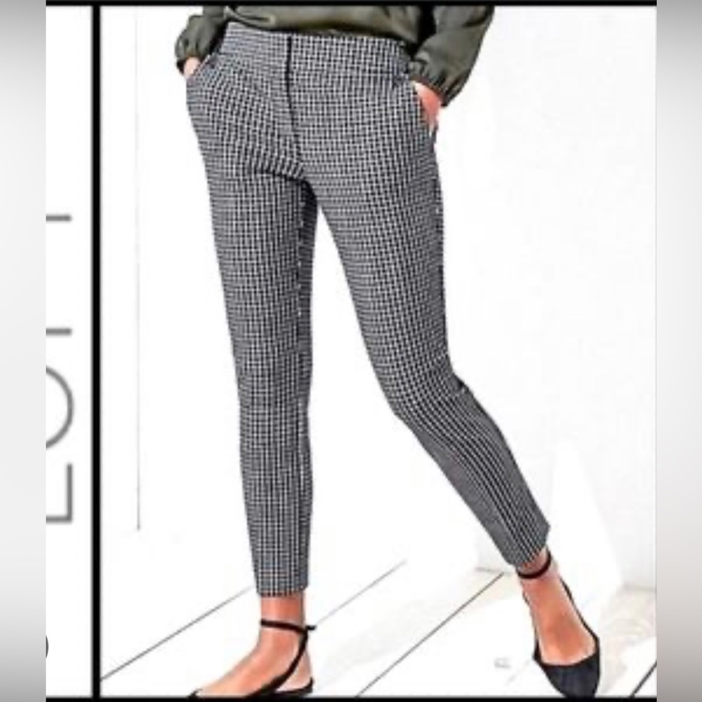 The loft 2 petite black and white pants